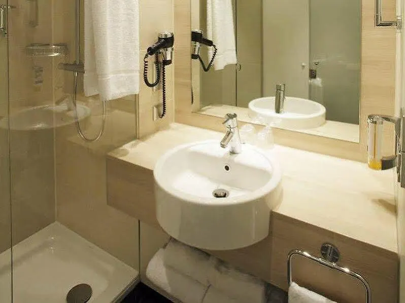 H2 Hotel Berlin-Alexanderplatz 3*, Berlin